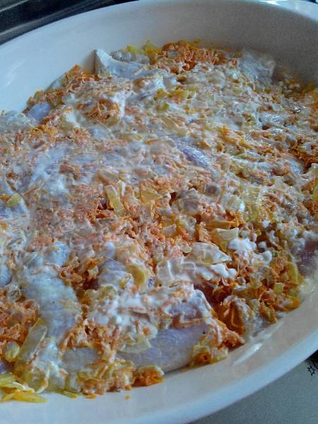 Шаг 9 приготовления Пангасиус с овощами в духовке