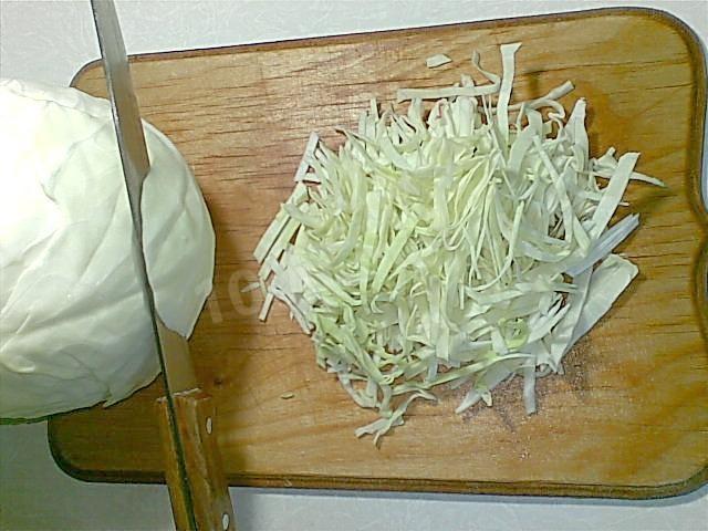 Шаг 3 приготовления Капуста запечённая на противне с кусочками куриного филе