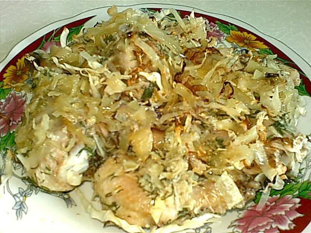Обложка рецепта Капуста запечённая на противне с кусочками куриного филе