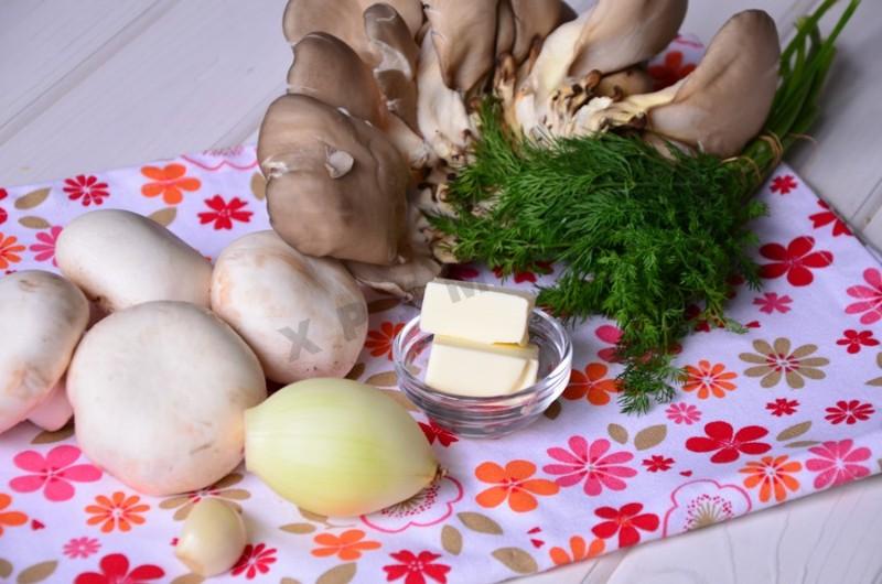 Шаг 1 приготовления Блины с грибами под голландским соусом