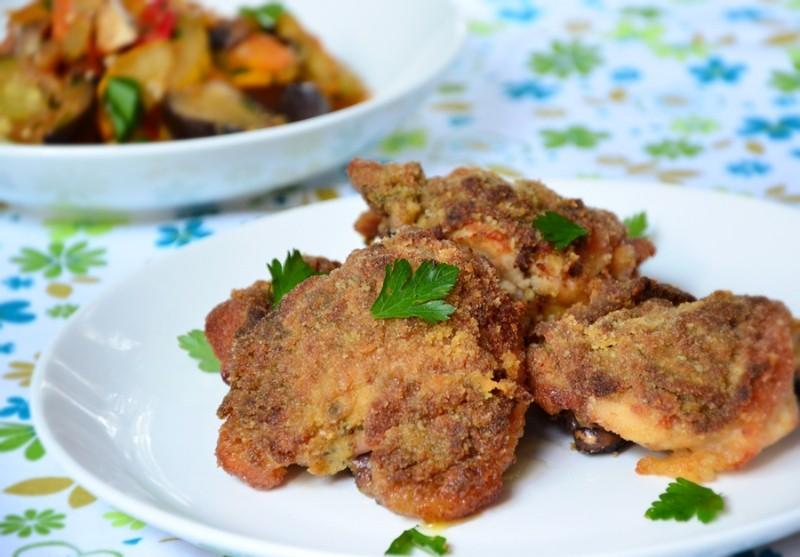 Шаг 6 приготовления Куриные бедра с хрустящей корочкой в духовке