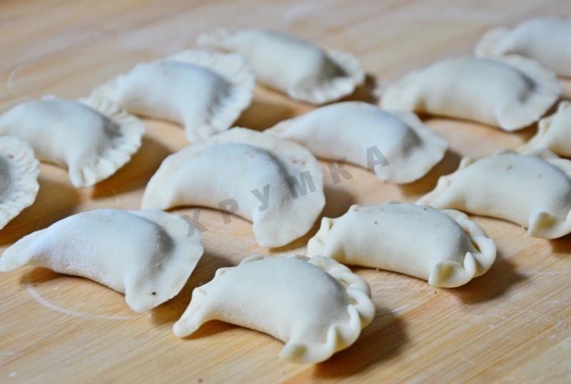 Шаг 12 приготовления Вареники с начинкой из мясных субпродуктов на заварном тесте