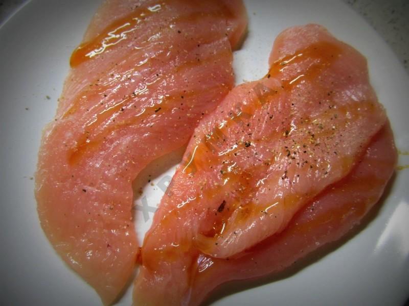 Шаг 1 приготовления Куриная грудка на гриле под сливочным соусом