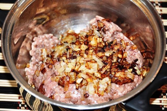 Шаг 4 приготовления Куриная грудка фаршированная мясным фаршем под соусом
