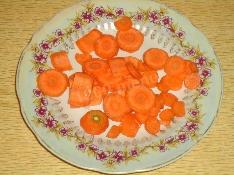 Шаг 3 приготовления Тушеная свинина с картошкой морковкой луком и перцем