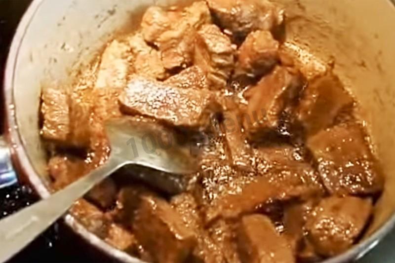 Шаг 5 приготовления Говядина в крахмале на сковороде