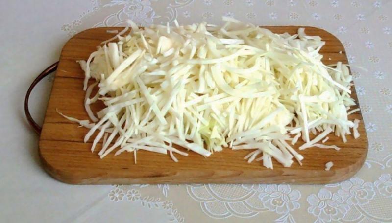 Шаг 3 приготовления Фарш из печени тушеный в сметане с овощами