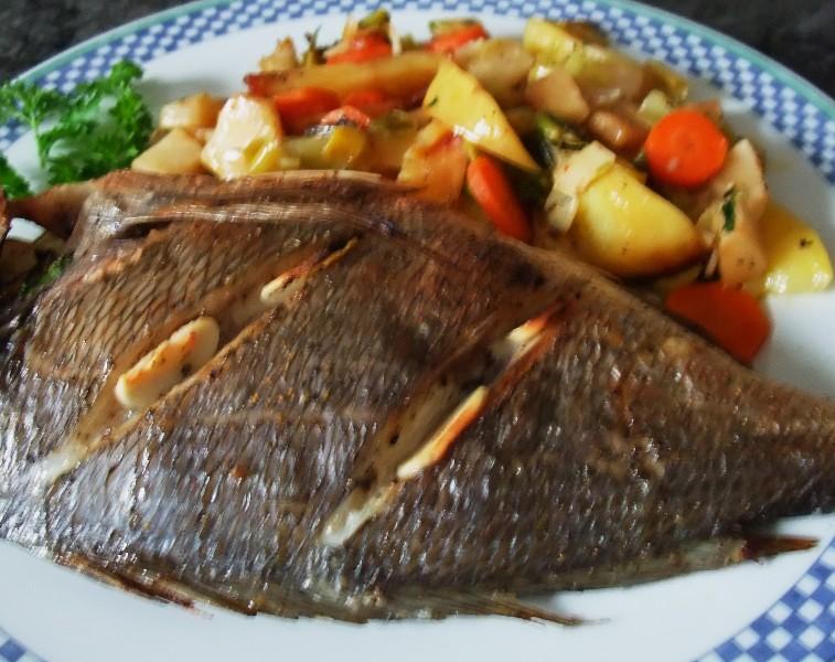 Обложка рецепта Дорада запеченная с картофелем и овощами