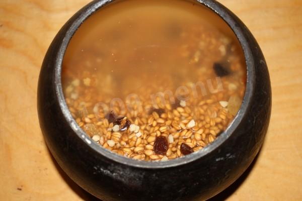 Шаг 3 приготовления Кутья из пшеницы с изюмом