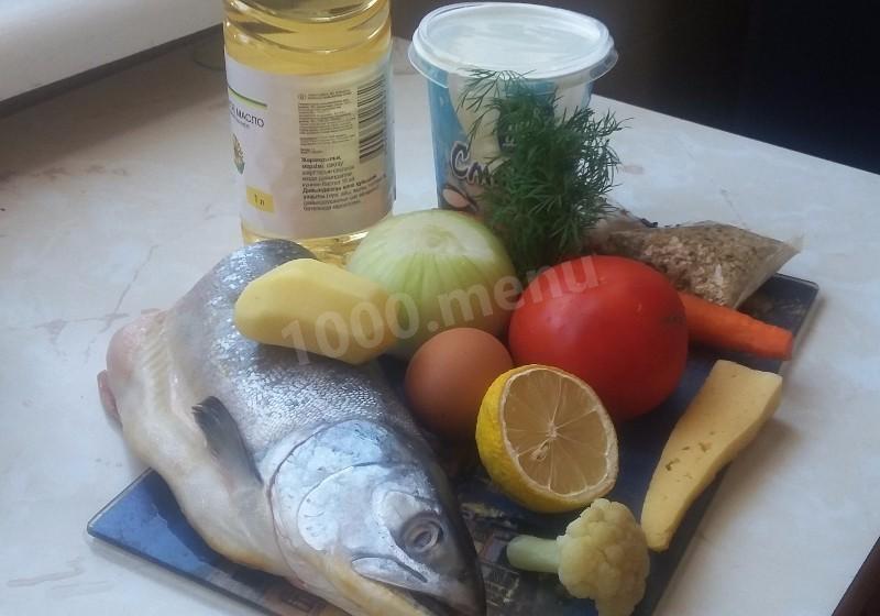 Шаг 1 приготовления Горбуша с капустой и картошкой в духовке
