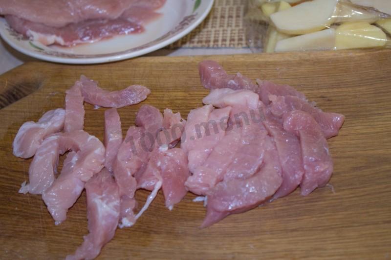 Шаг 9 приготовления Свинина с патиссоном картошкой болгарским перцем в рукаве