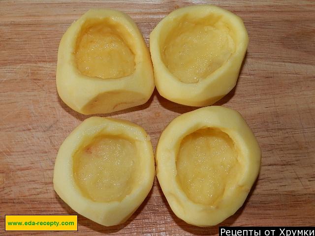 Шаг 5 приготовления Запеченный картофель в фольге с сыром и майонезом