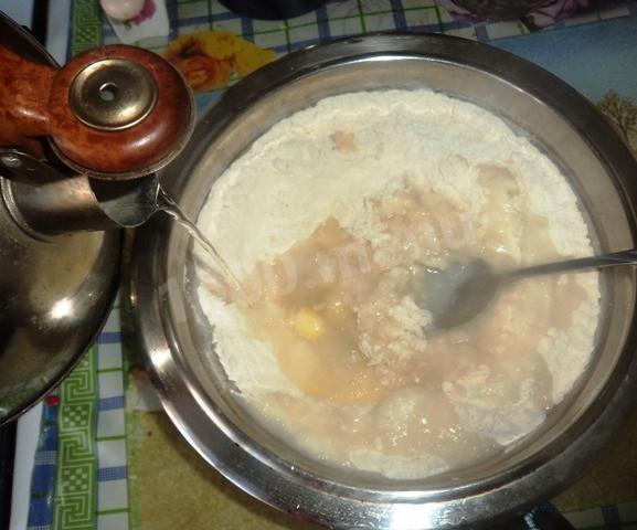 Шаг 2 приготовления Заварные вареники с клубникой на пару