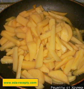 Шаг 3 приготовления Картофель с грибами и мясом в горшочке