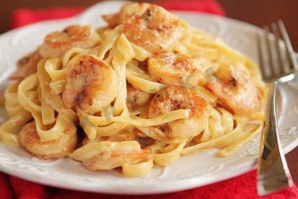 Шаг 9 приготовления Паста с креветками Фетучини в сливочном соусе