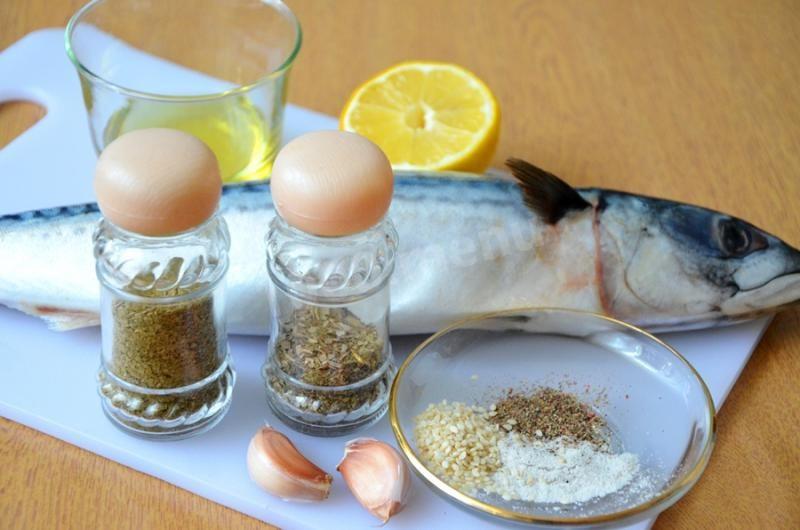 Шаг 1 приготовления Рыба с базиликом, кунжутом, орегано и чесноком в духовке