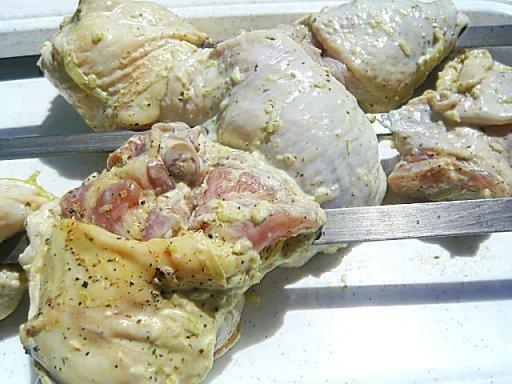 Шаг 2 приготовления Шашлык из курочки