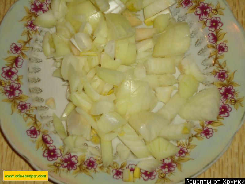 Шаг 3 приготовления Курица с черносливом в горшочках по гречески