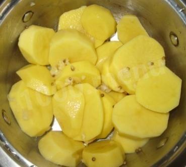 Шаг 6 приготовления Запеченный картофель с ребрышками