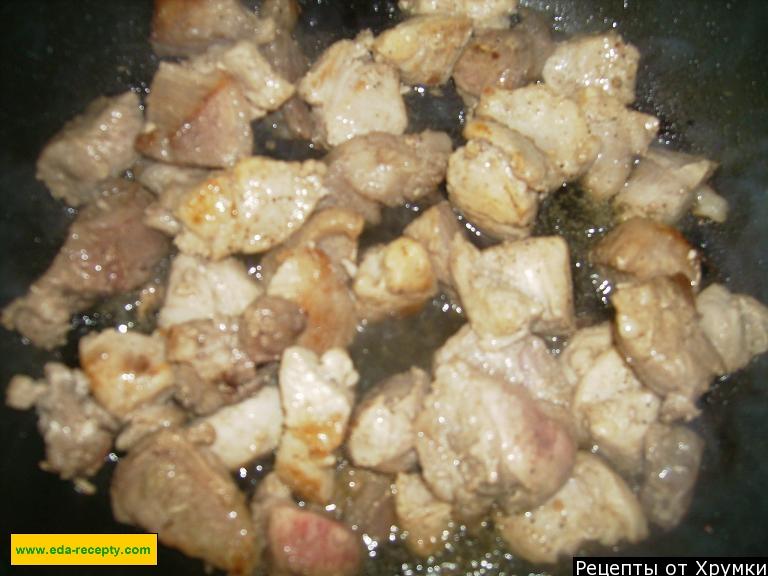 Шаг 11 приготовления Жареная свинина с луком и сметаной