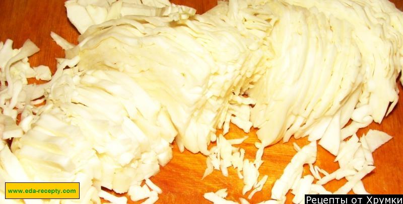 Шаг 5 приготовления Капуста с колбасой и морковкой тушеная