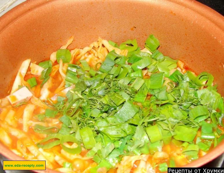 Шаг 7 приготовления Капуста с колбасой и морковкой тушеная