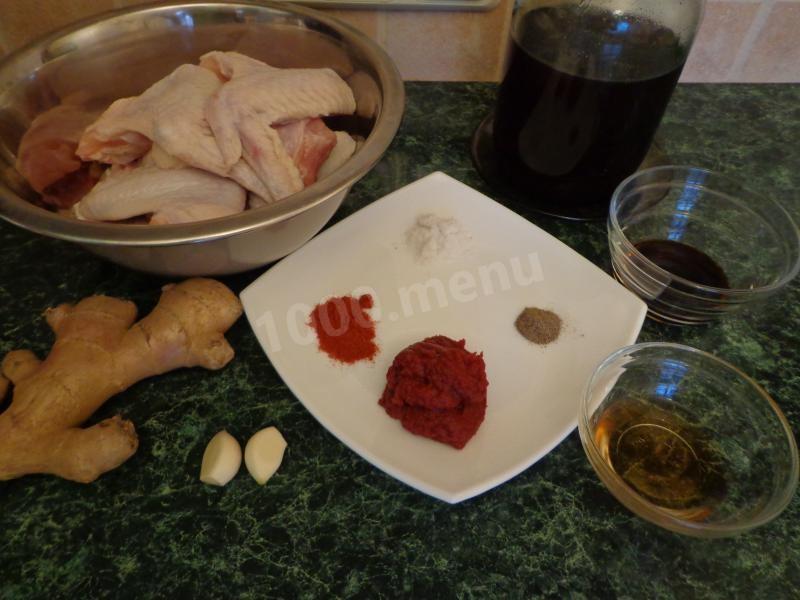 Шаг 2 приготовления Куриные крылья с чесноком имбирем в духовке