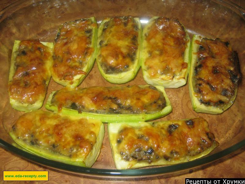Шаг 8 приготовления Кабачков в духовке с фаршем и грибами
