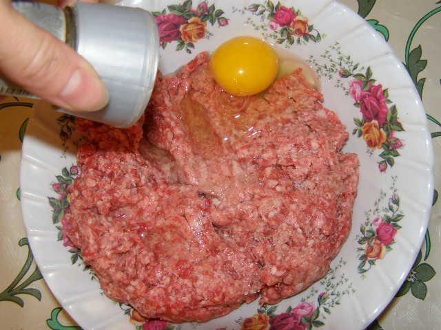 Шаг 2 приготовления Запеканка с яблоками и фаршем Мужские капризы