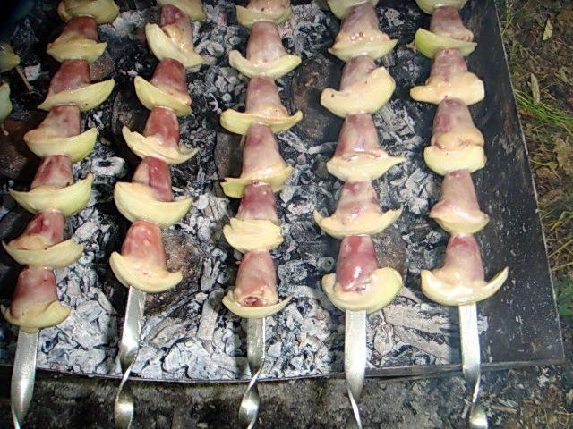 Шаг 12 приготовления Шашлык сердечки куриные в горчичном маринаде