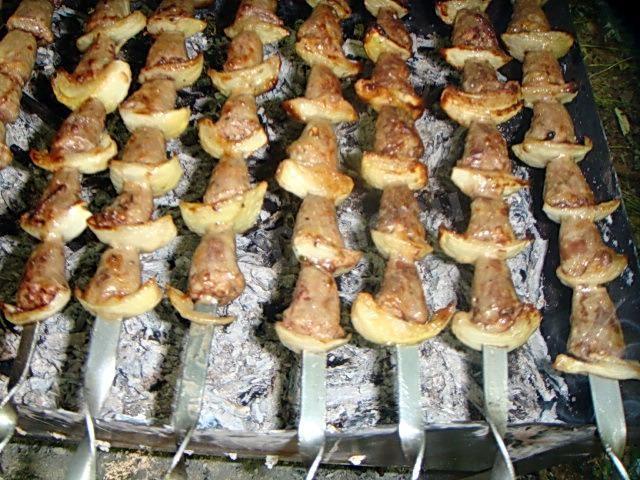 Шаг 13 приготовления Шашлык сердечки куриные в горчичном маринаде