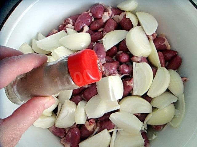 Шаг 5 приготовления Шашлык сердечки куриные в горчичном маринаде