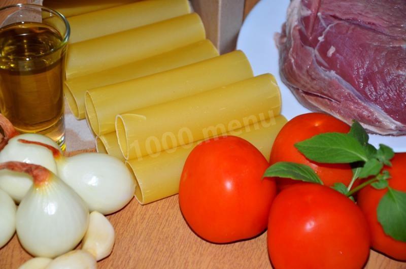 Шаг 1 приготовления Каннеллони с мясным фаршем, помидорами и сыром