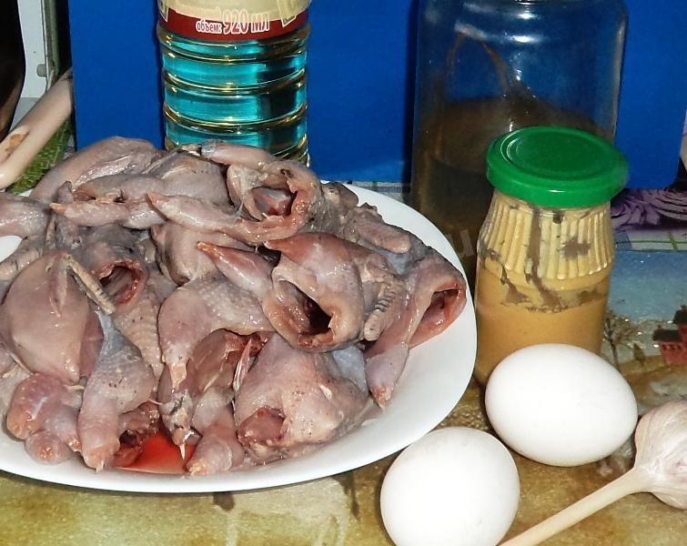 Шаг 1 приготовления Перепелки тушеные в соусе майонез