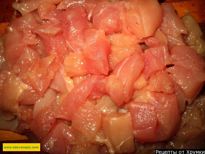 Шаг 2 приготовления Курица в горшочке с картошкой жаркое