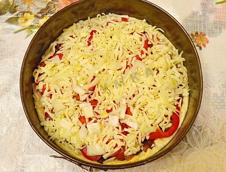 Шаг 16 приготовления Пицца с моцареллой грибами и фаршем на дрожжевом тесте