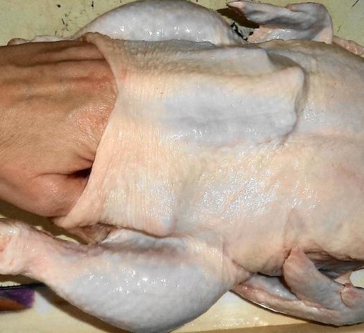 Шаг 3 приготовления Как снять кожу с курицы для фарширования