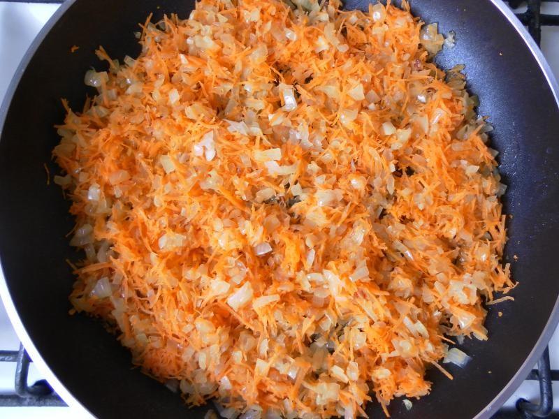 Шаг 9 приготовления Мясные тефтели с рисом и овощами в томатном соусе