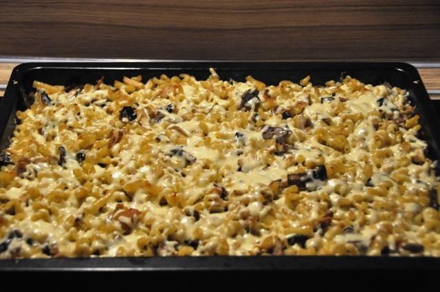 Шаг 10 приготовления Макароны с грибами и яйцом