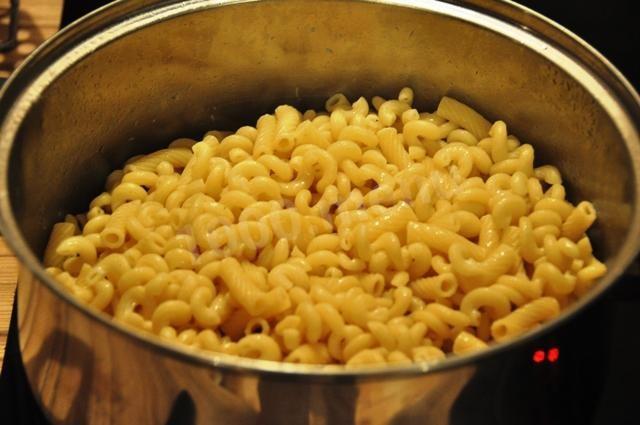 Шаг 4 приготовления Макароны с грибами и яйцом