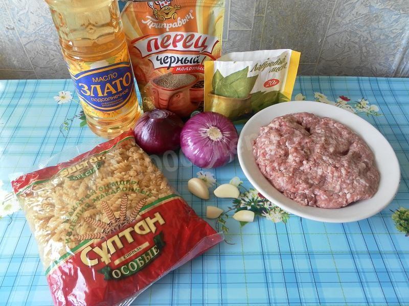 Шаг 1 приготовления Фузилли с мясным фаршем