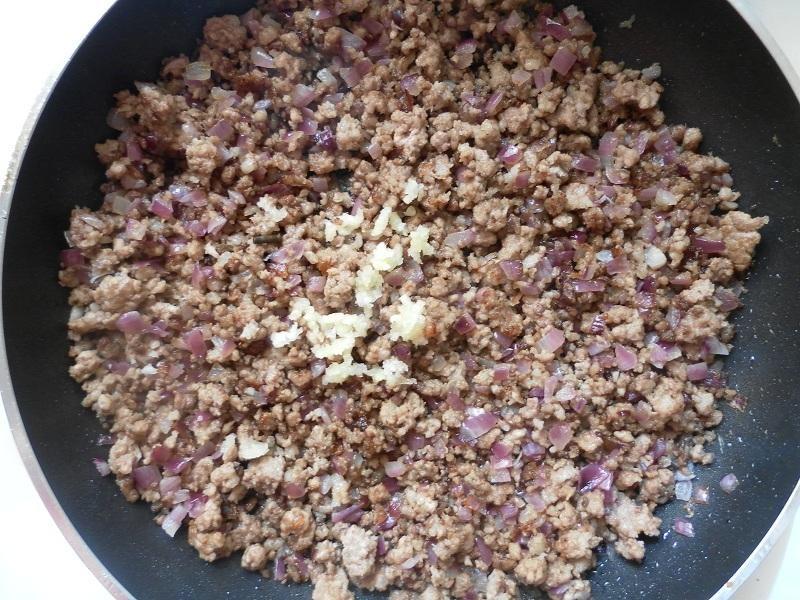 Шаг 7 приготовления Фузилли с мясным фаршем