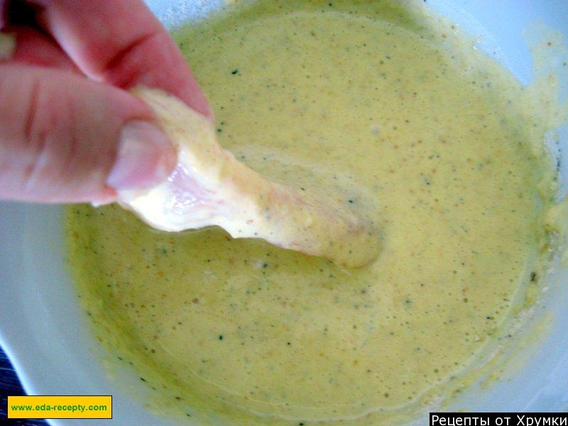 Шаг 8 приготовления Курица в кляре на майонезе на сковороде