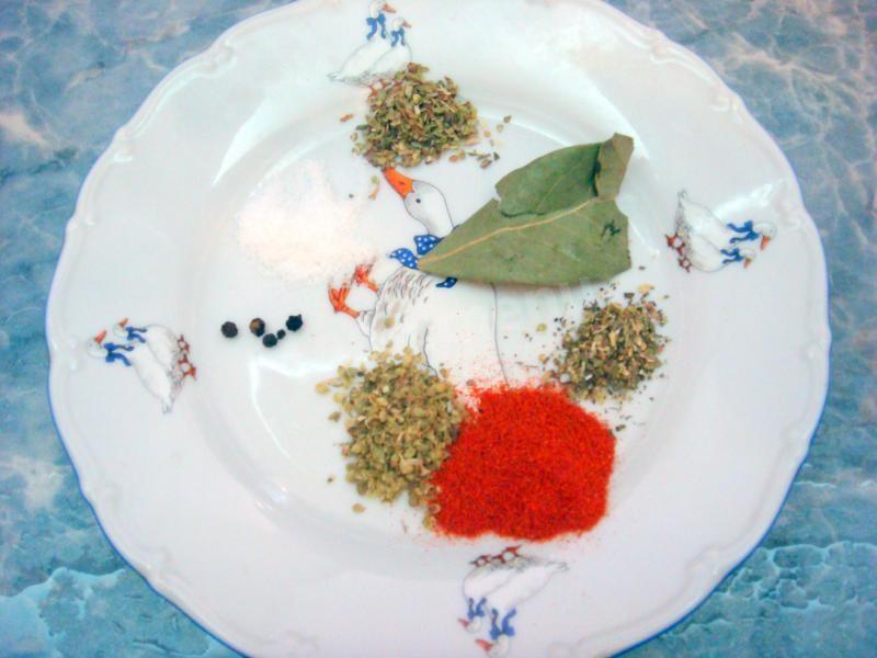 Шаг 4 приготовления Куриная печень в мультиварке с луком и травами
