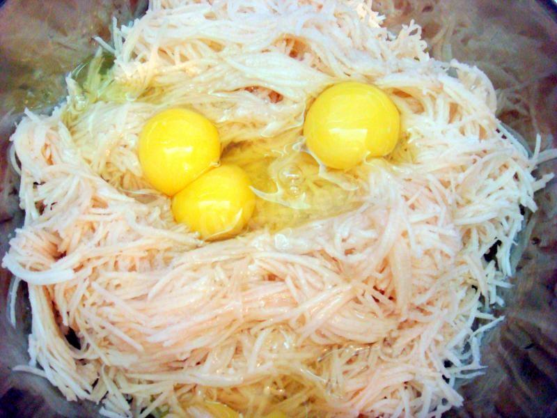 Шаг 3 приготовления Латкес