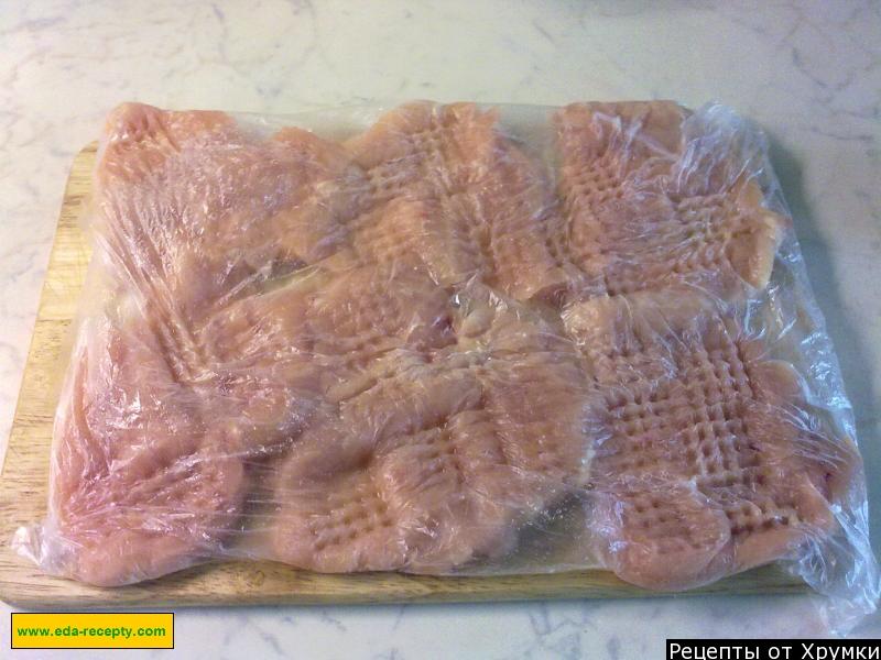 Шаг 3 приготовления Шницель из курицы в ореховой панировке со спагетти в соусе из петрушки и черемши