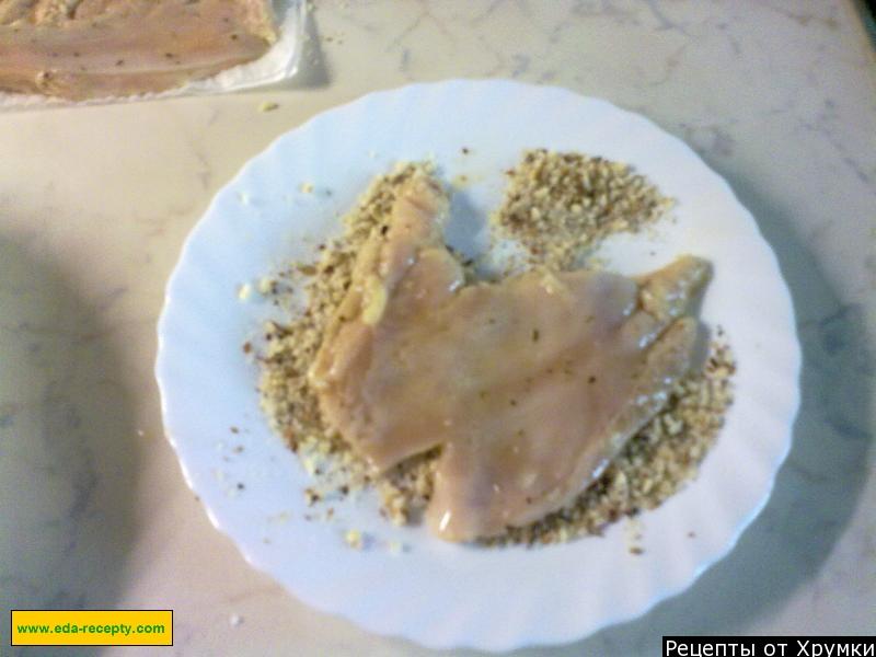 Шаг 8 приготовления Шницель из курицы в ореховой панировке со спагетти в соусе из петрушки и черемши