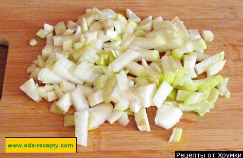 Шаг 3 приготовления Куриная печень и сердечки в майонезном соусе