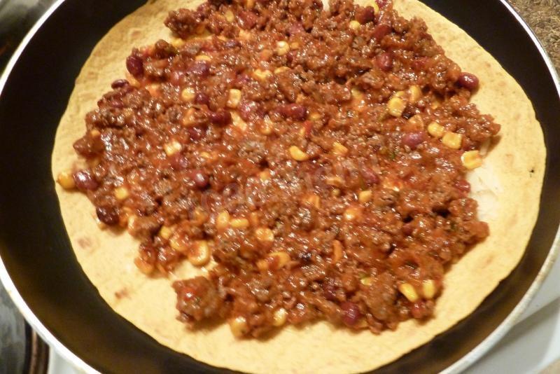 Шаг 6 приготовления Кесадилья с мясом