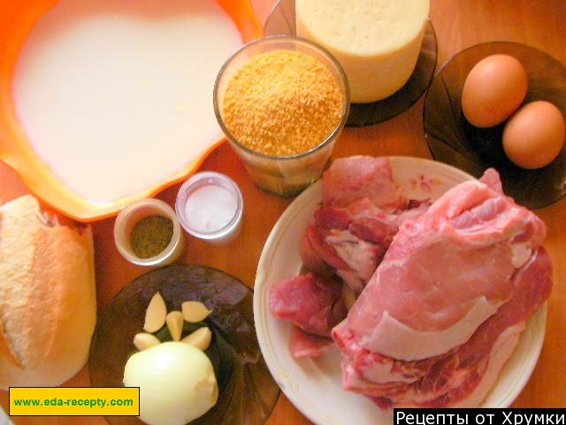 Шаг 1 приготовления Котлеты из трех видов мяса с сыром и чесноком